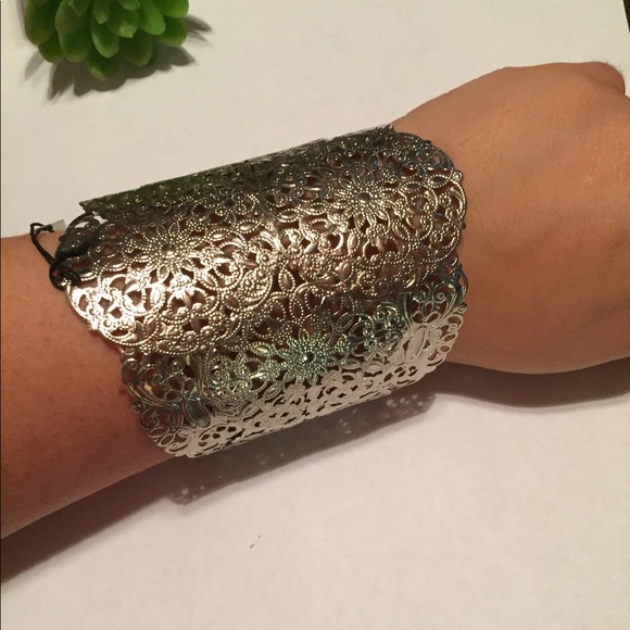 Jewelry - NWT Gorgeous Cuff Bracelet!!